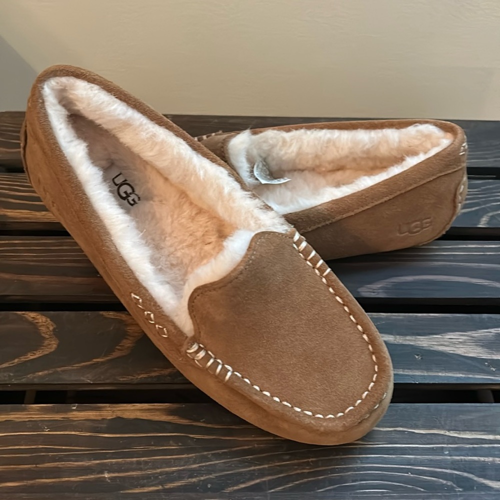Ugg Slipper Moccasin Size 7